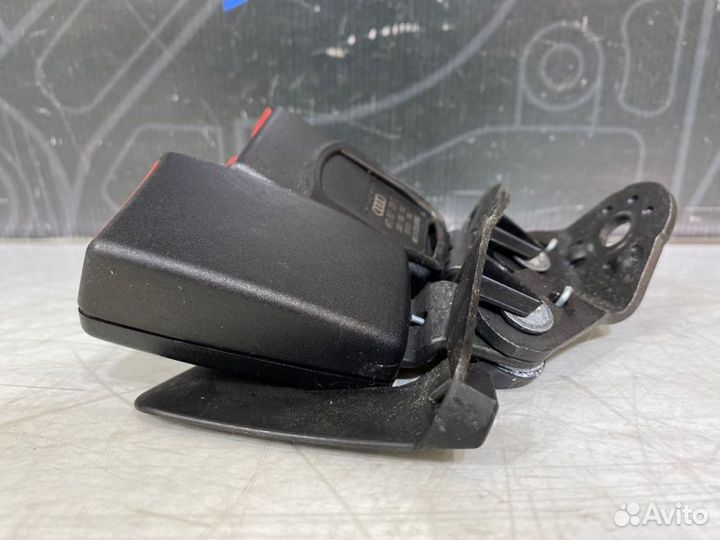 Замок ремня безопасности Audi A6 C6 caja 2011