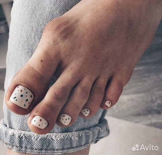 Маникюр и педикюр