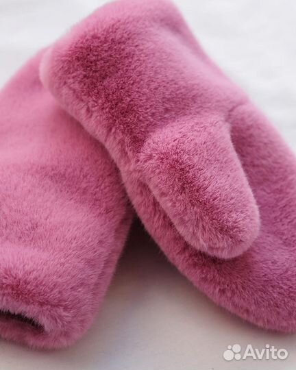 Варежки из меха разные цвета