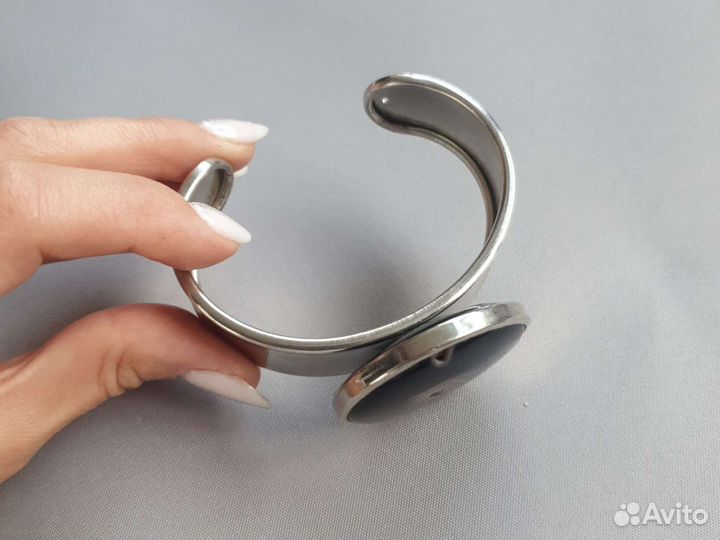 Браслет металлический с вставкой