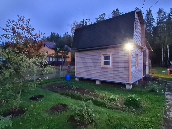 Дом 38 м² на участке 8 сот.