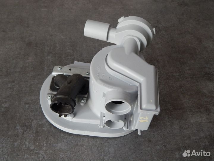 Чаша (поддон ) для пмм Indesit Ariston C00272600