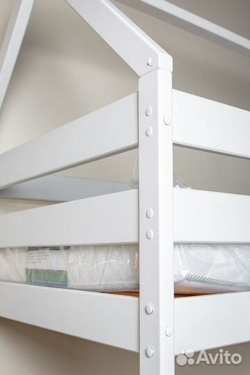Двухъярусная кровать