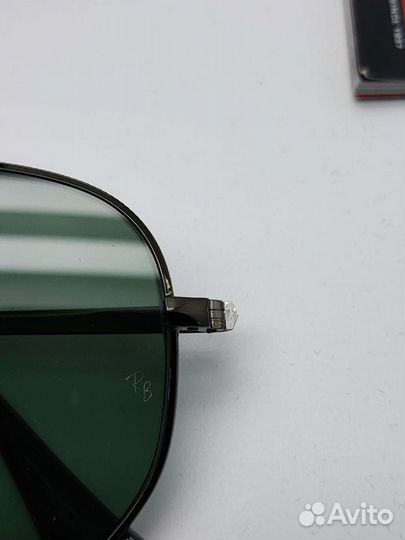 Солнцезащитные очки Ray-Ban