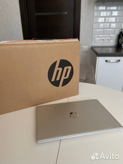 Ноутбук HP Pavilion 14-ec0021ur