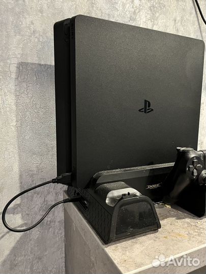 Sony playstation 4 slim