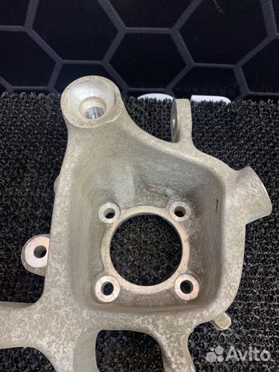 Кулак задний левый BMW 5 F10/F11/GT F07