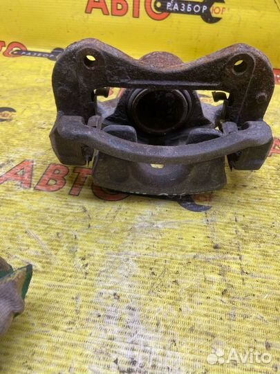 Суппорт передний правый Kia Sportage SL G4KD 2013