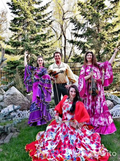 Цыганский ансамбль 