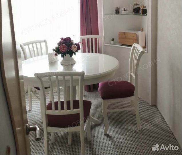 Столы и стулья