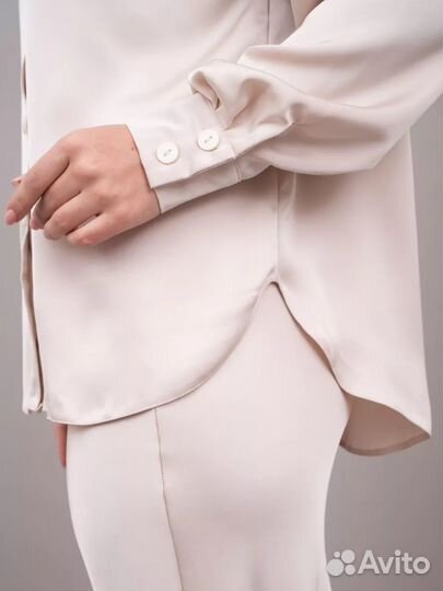 Классический костюм с юбкой 52 р женский