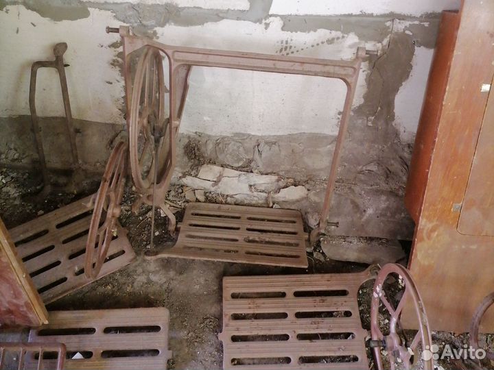 Тумба запчасти швейных машина