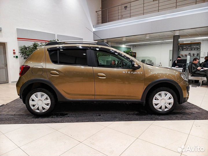 Renault Sandero 1.6 AT, 2016, 100 252 км