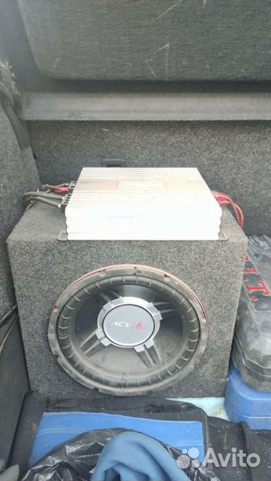 Сабвуфер и усилитель в автомобиль