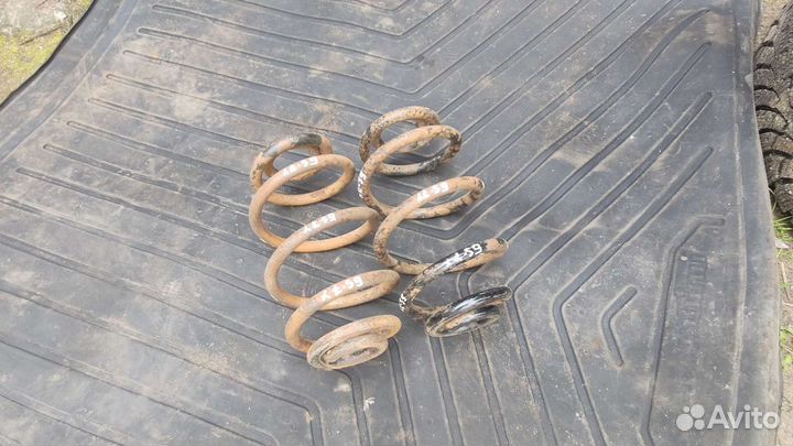 Пружины задние Volkswagen Passat B5 универсал