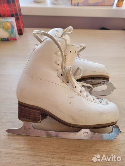 Фигурные коньки risport