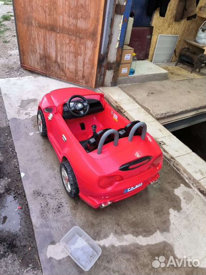 Детский электромобиль двухместный бу