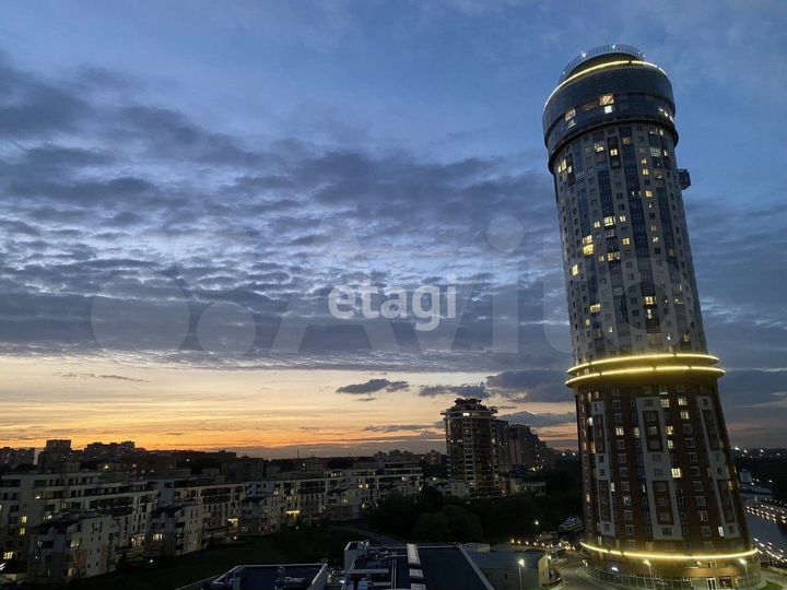 3-к. квартира, 108 м², 10/22 эт.