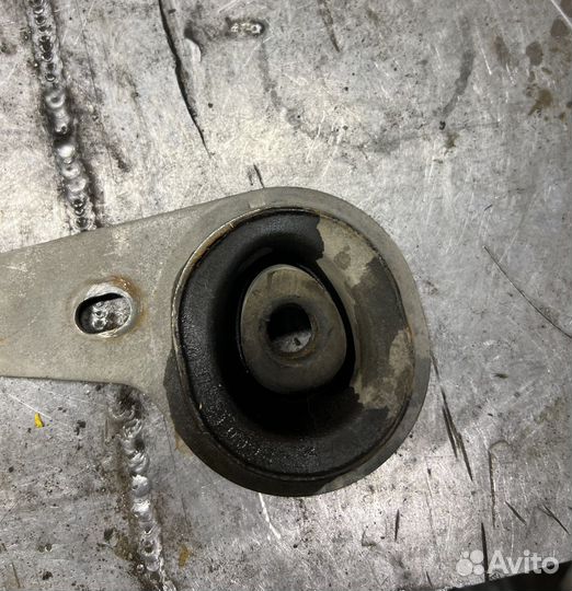 Крепление глушителя заднее opel insignia