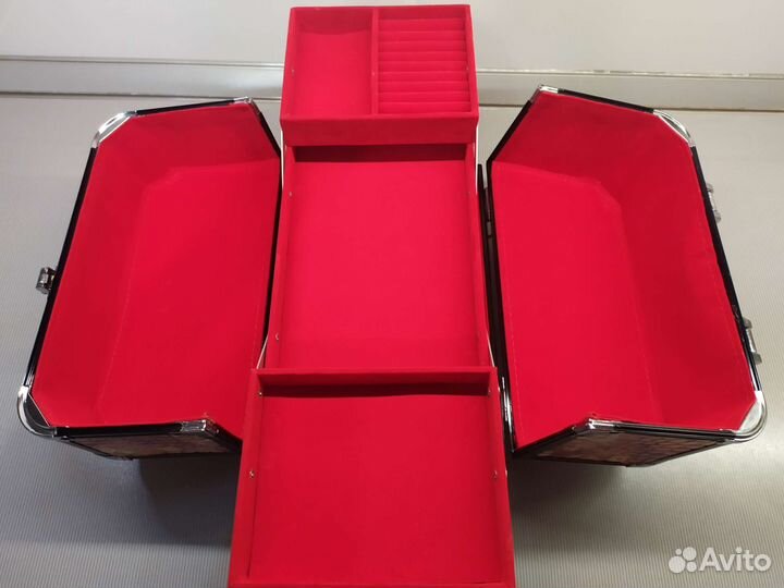 Шкатулка (кейс) для украшений и косметики