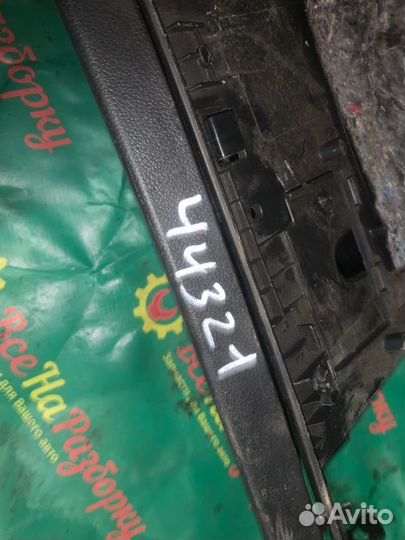 Бардачок Peugeot 308 хечбэк 1.6Л 2008