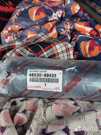 Амортизатор задний на Toyota, Lexus
