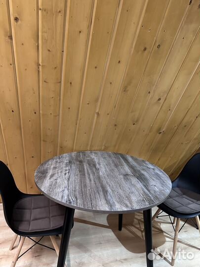 Продам кухонный стол