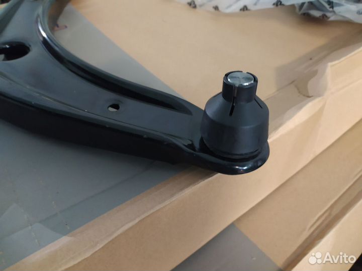 Рычаг передний нижний левый Lancer X,ASX,Outlander