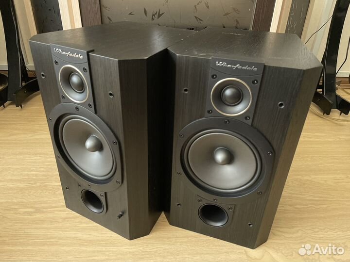 Полочная акустика Wharfedale Vardus VR-100