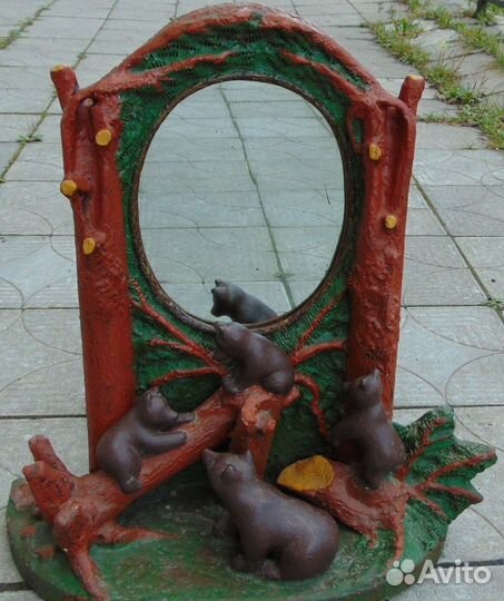 Старинное настольное зеркало. Папье-маше. Медведи