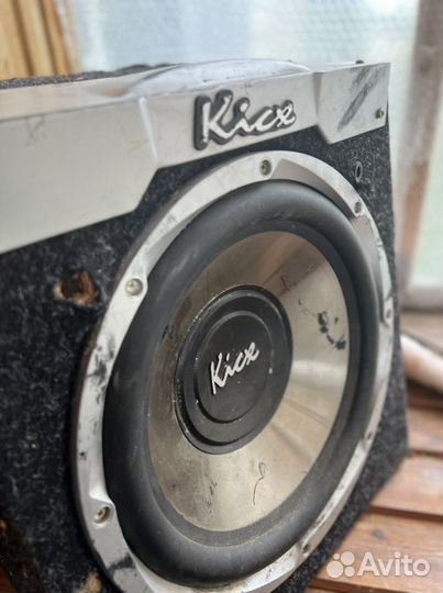 Акустика в автомобили