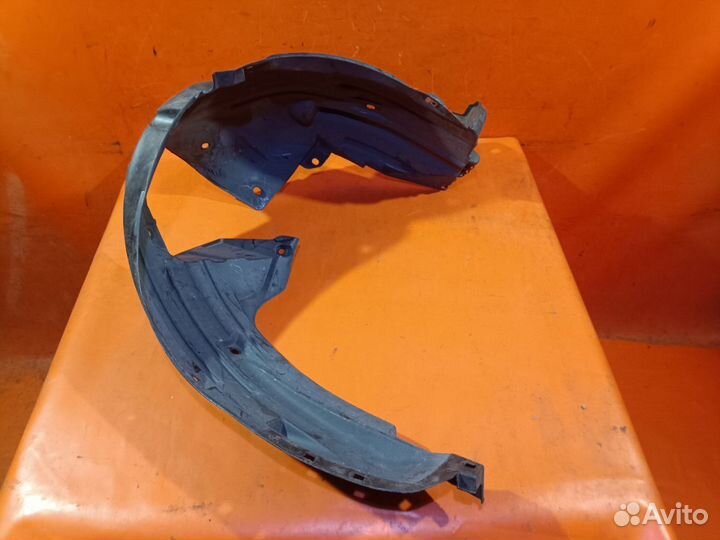 Подкрылок Honda Fit GE6 передний правый