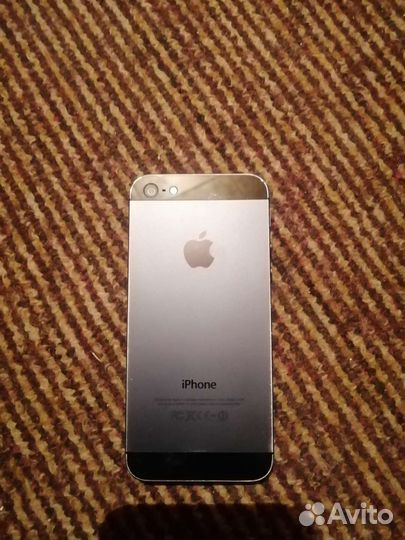Телефон iPhone 5