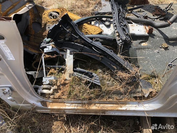 Порог со стойкой левой Nissan Navara d40