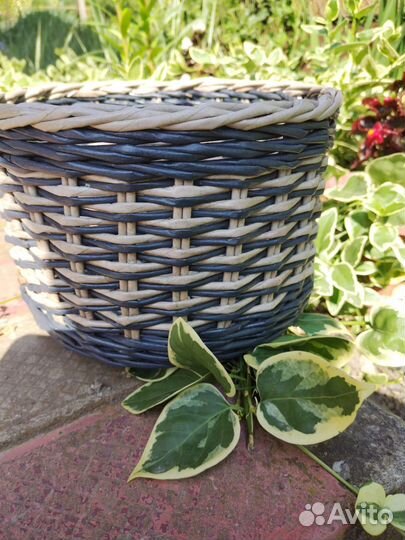 Корзина плетёная - жёлудь