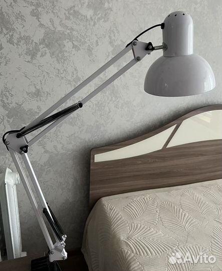 Лампа настольная