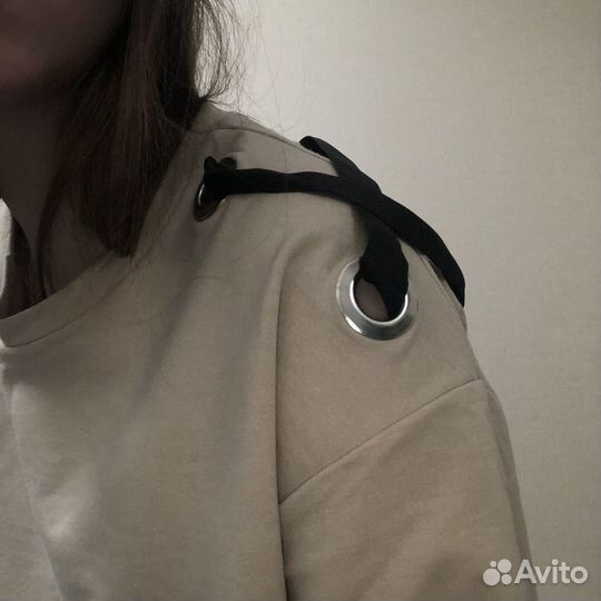 Свитшот с ленточными вставками