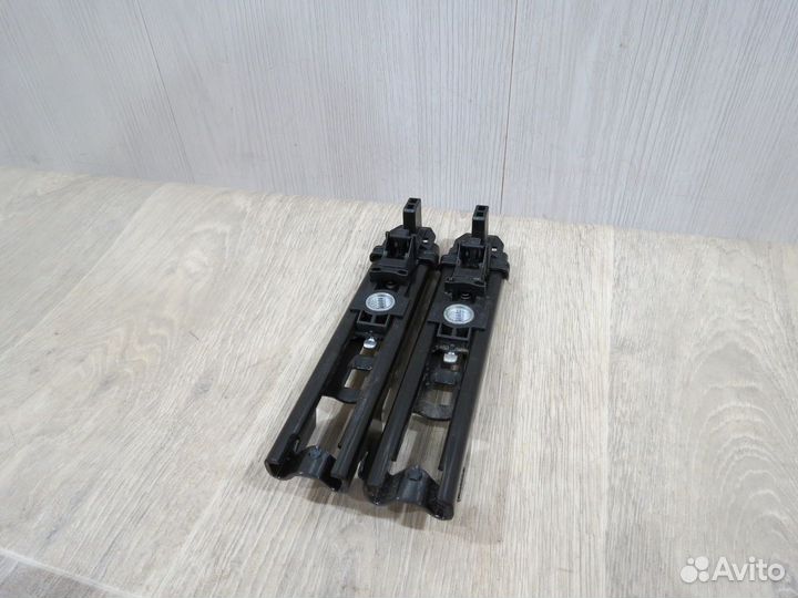 Механизм регулировки ремня Volkswagen Polo