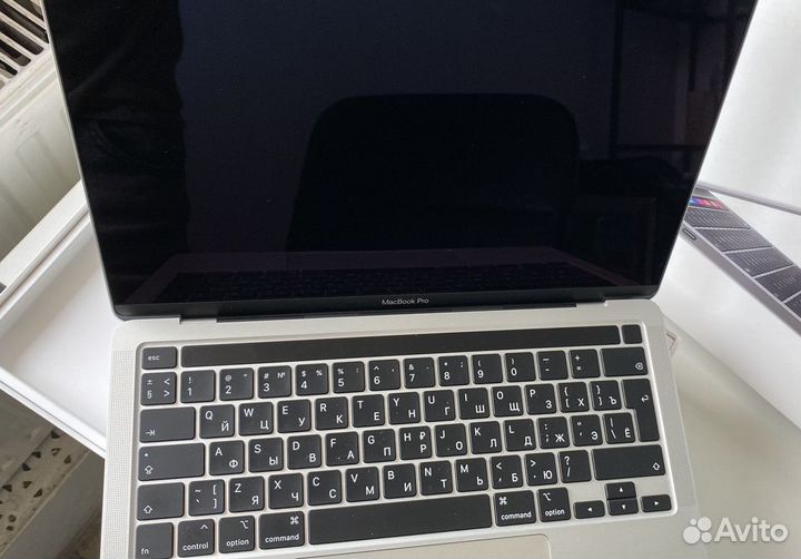 Macbook pro 13 2020 i5 A2251 2 GHZ 16 RAM 1 TB