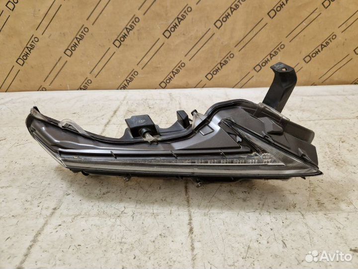 Указатель поворота правый Lexus Nx 1