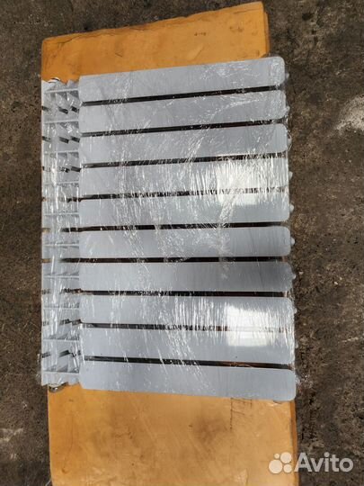 Биметаллический радиатор (батарея )