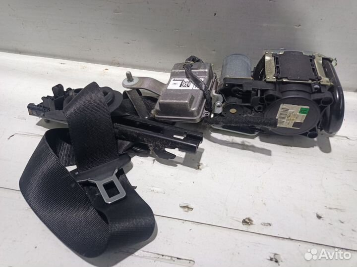 Ремень безопасности передний правый C-класс W204/S204 (2006—2011) Mercedes-Benz