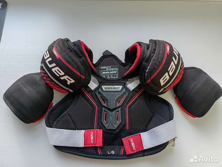 Нагрудник хоккейный bauer