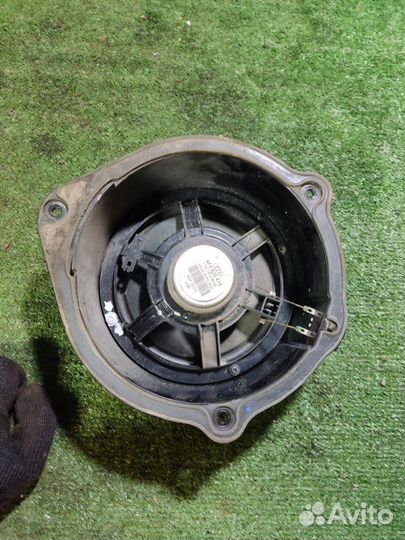Динамик в дверь задний Audi A6 C6
