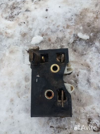 Замок двери задней правой Audi 80 B3