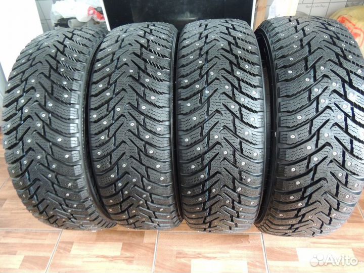 Nokian Tyres Hakkapeliitta 8 SUV 235/55 R19
