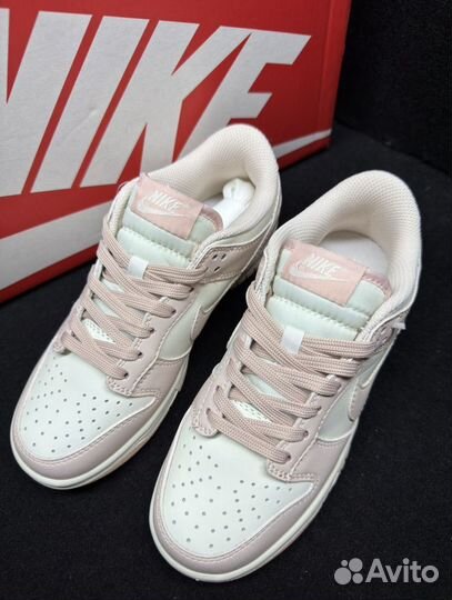 Nike dunk low pink