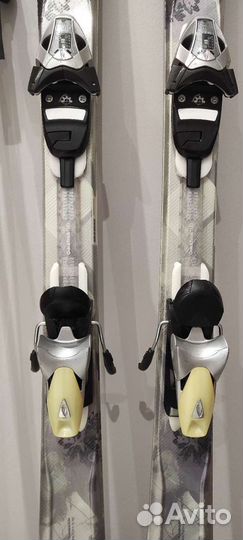 Комплект: горные лыжи,ботинки и палки