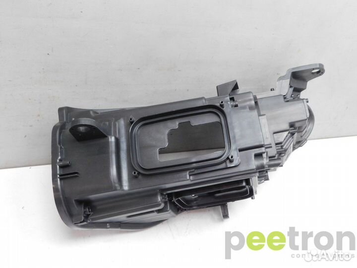 Б/У Корпус фары правой новая A2579063002