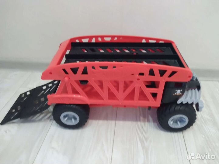 Hot wheels Тягач-перевозчик